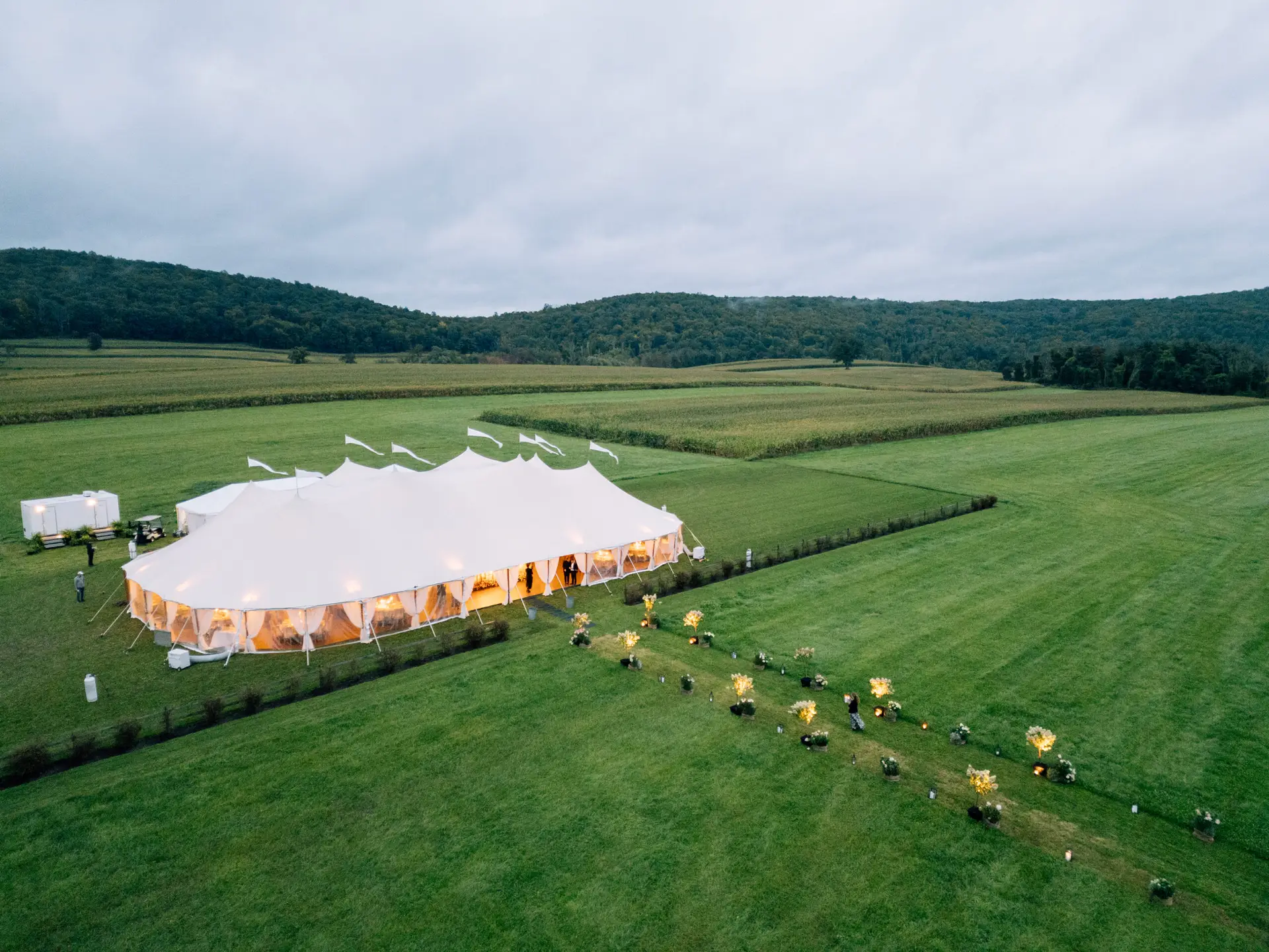 sperry tent reception at LionRock Farm