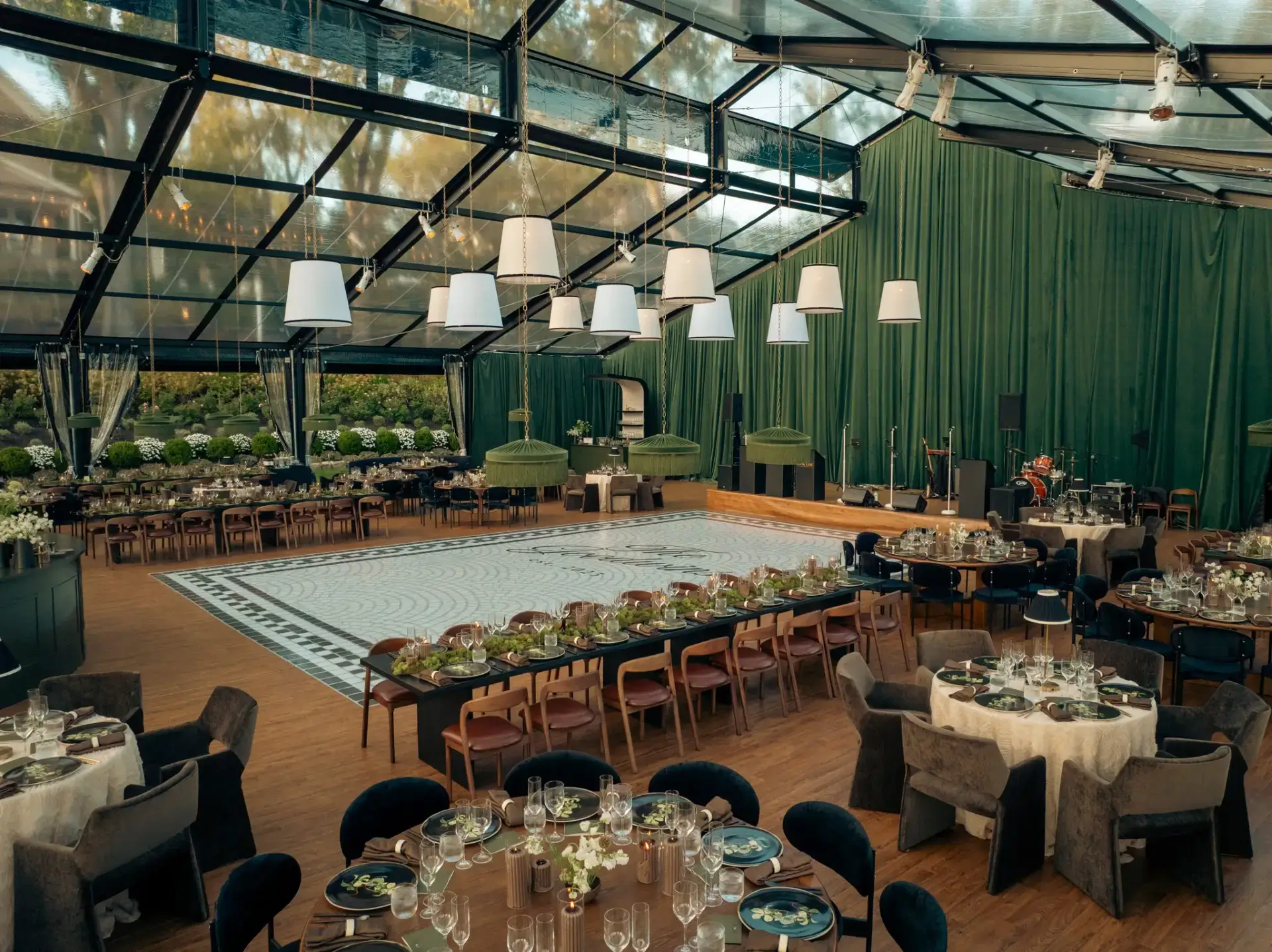 levo tent rental